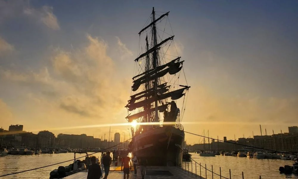 Le Belem: Η ιστορία του εντυπωσιακού γαλλικού ιστιοφόρου του 1836, που θα μεταφέρει την Φλόγα στην Γαλλία